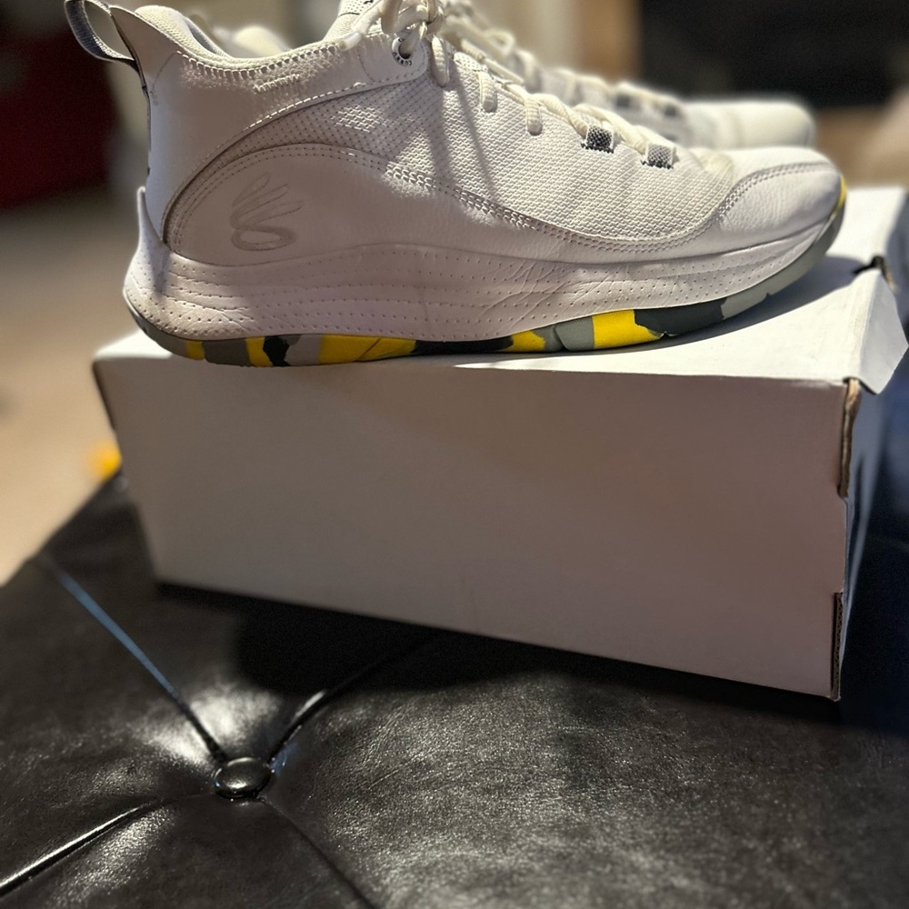 Steph Curry High-Top Sneakers